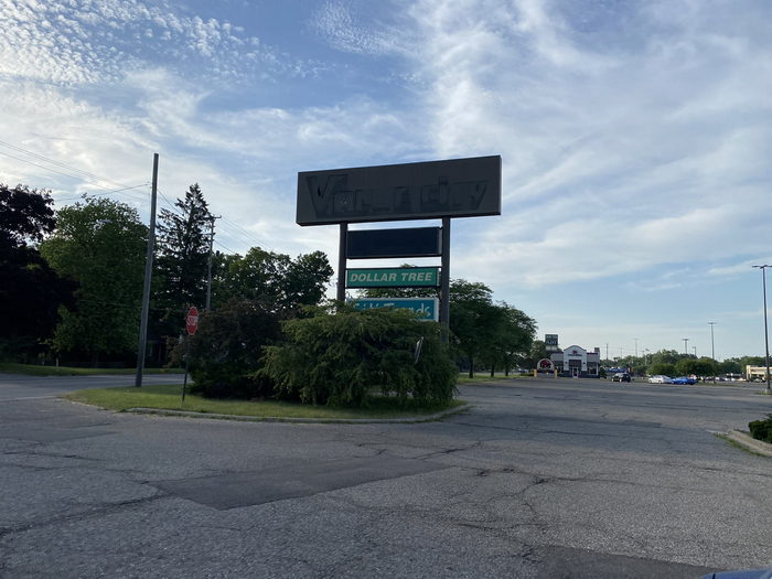 South Flint Plaza - June 21 2022 Photo (newer photo)